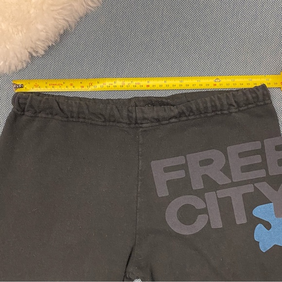 Used cond black freecity joggers - sz am - Picture 11 of 11
